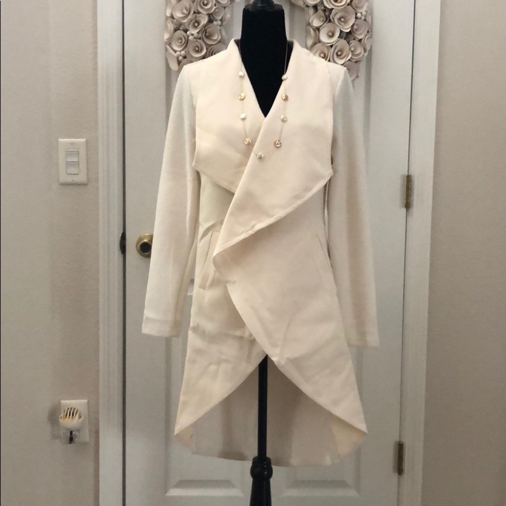 Luxurious Cream draped open front sweater jacket - Picture 4 of 8